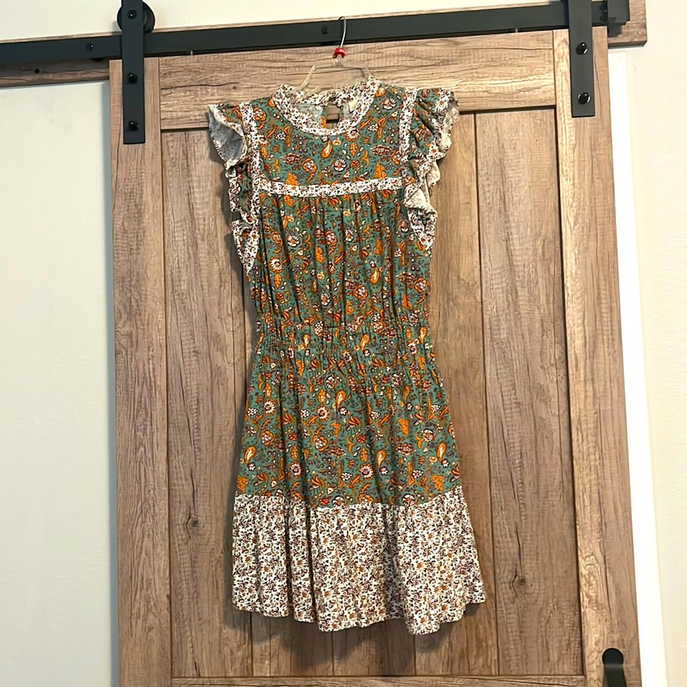 Universal Thread Floral Dress. Size Medium